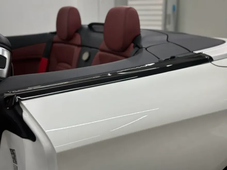 Mercedes-Benz Cクラス カブリオレのカーラッピング事例 施工写真 2-2