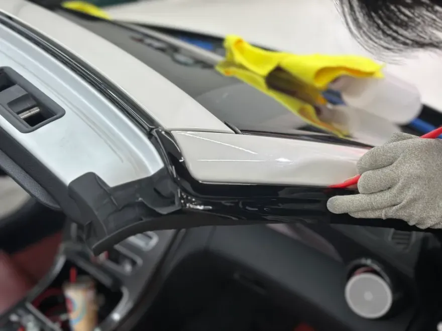 Mercedes-Benz Cクラス カブリオレのカーラッピング事例 施工写真 3-2