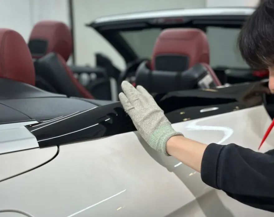 Mercedes-Benz Cクラス カブリオレのカーラッピング事例 施工写真 1-3