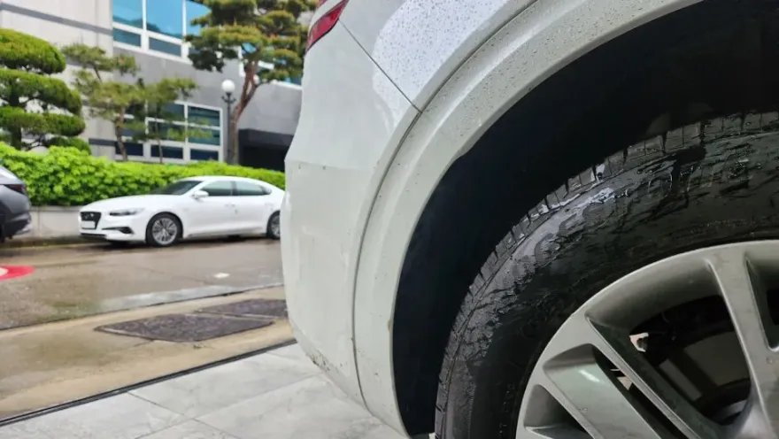 Genesis GV70 oem options - Genesis GV70 Factory Option Retrofit Review photo 3