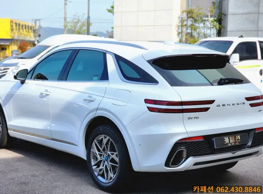 Genesis GV70のカーフィルム施工事例|費用目安・仕上がり 施工写真 4-1