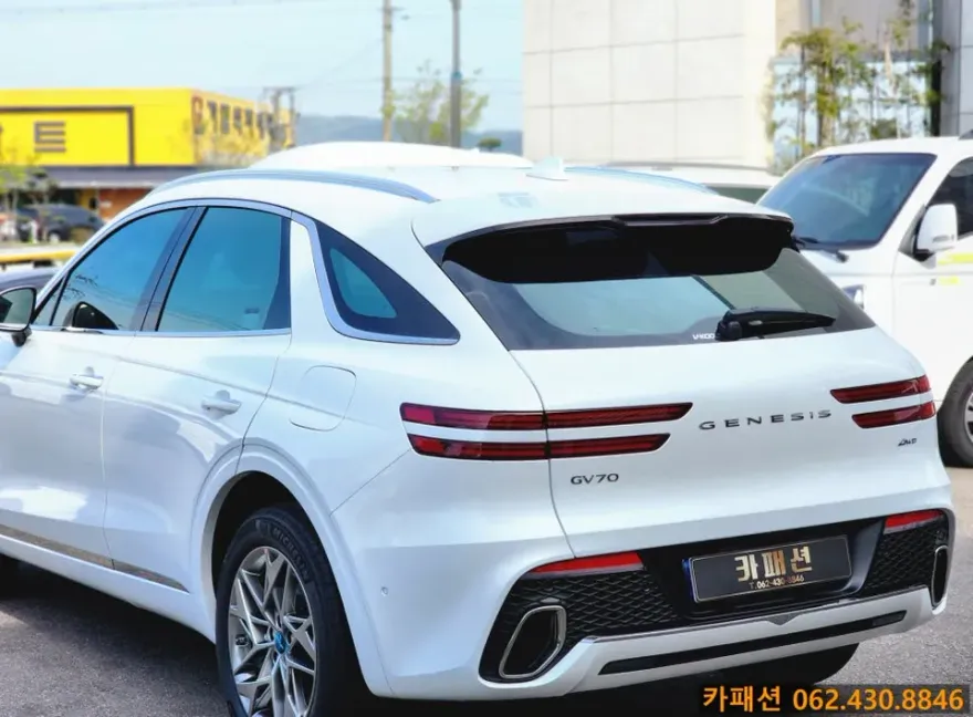 Genesis GV70のカーフィルム施工事例|費用目安・仕上がり 施工写真 1-2