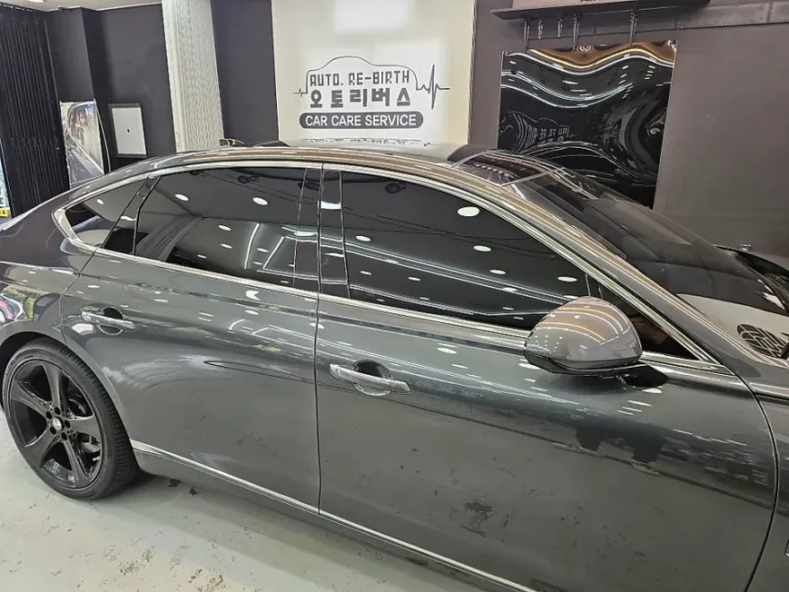 Genesis G80 RG3のカーラッピング事例|費用目安・仕上がり 施工写真 1-2