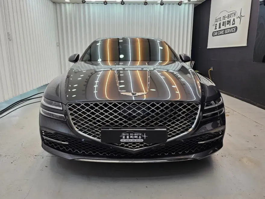 Genesis G80 RG3のカーラッピング事例|費用目安・仕上がり 施工写真 2-3