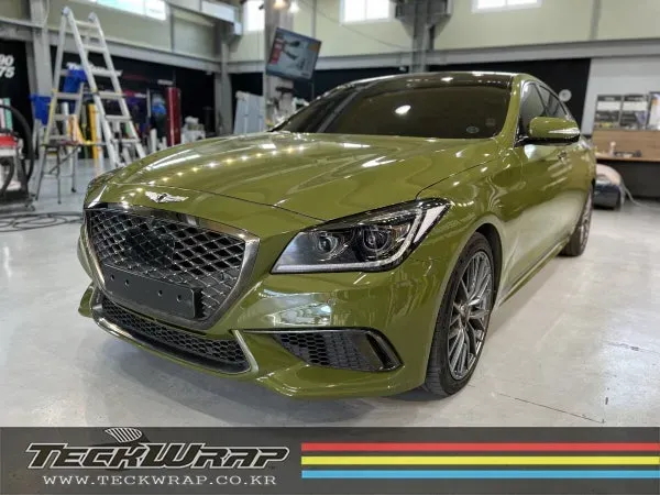 Genesis G80 Sportのカーラッピング事例｜カキグリーンへのカスタム 施工写真 2-1