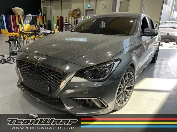 Genesis G80 Sportのカーラッピング事例｜カキグリーンへのカスタム 施工写真 3-1