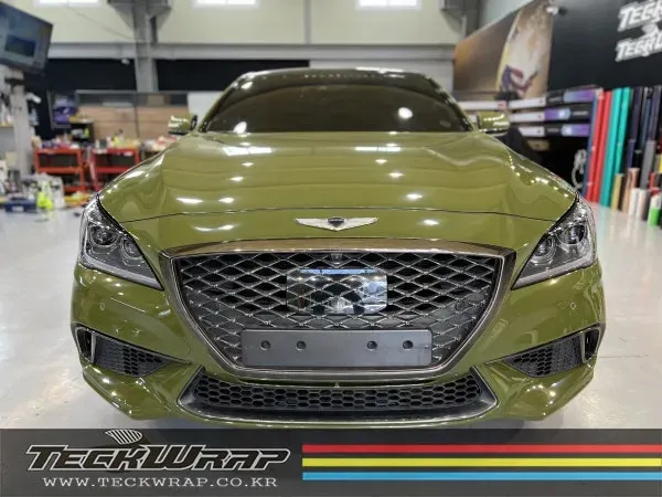 Genesis G80 Sportのカーラッピング事例｜カキグリーンへのカスタム 施工写真 3-2