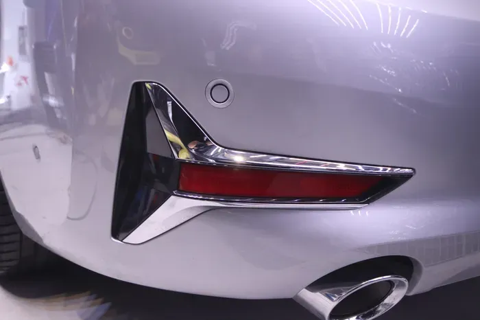 BMW 3 Seriesのカーラッピング事例｜費用目安・仕上がり 施工写真 2-2