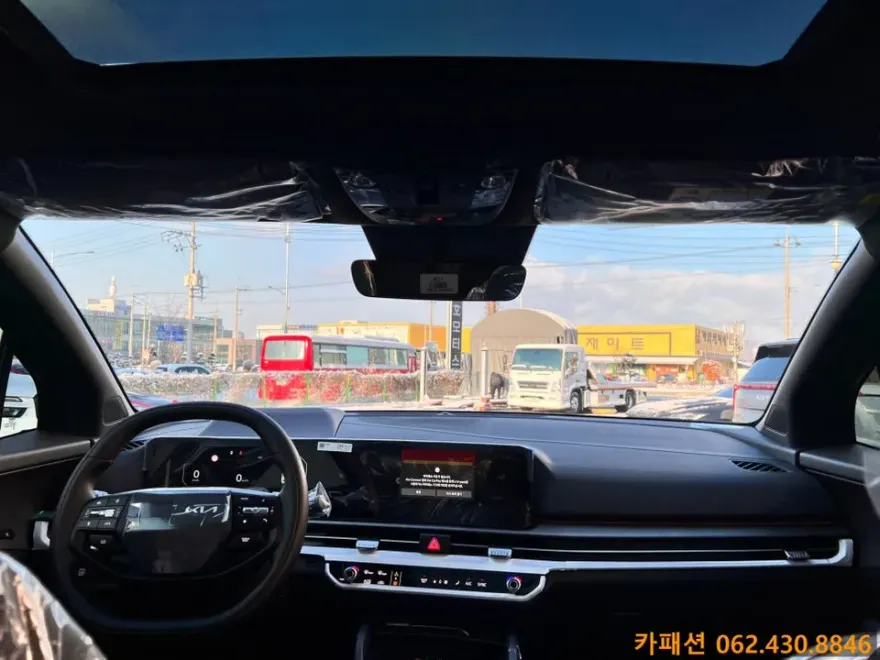 Kia Sportage NQ5のカーフィルム施工事例:ブイクールKH 施工写真 3-1