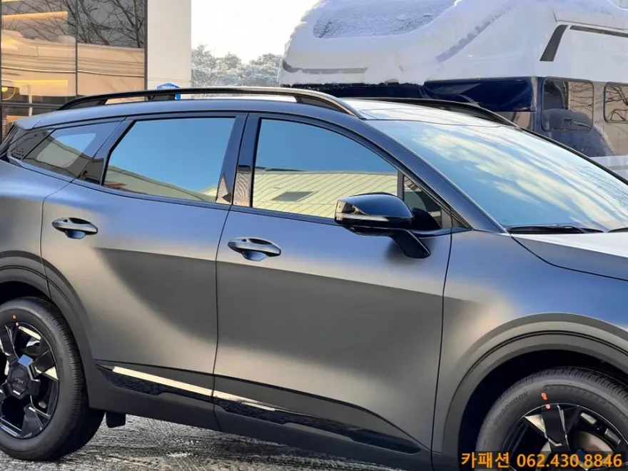 Kia Sportage NQ5のカーフィルム施工事例:ブイクールKH 施工写真 2-3