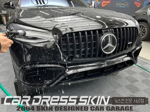 Mercedes-Benz S63 AMG PPF施工事例：フロントバンパーの傷を再生 施工写真 3-1