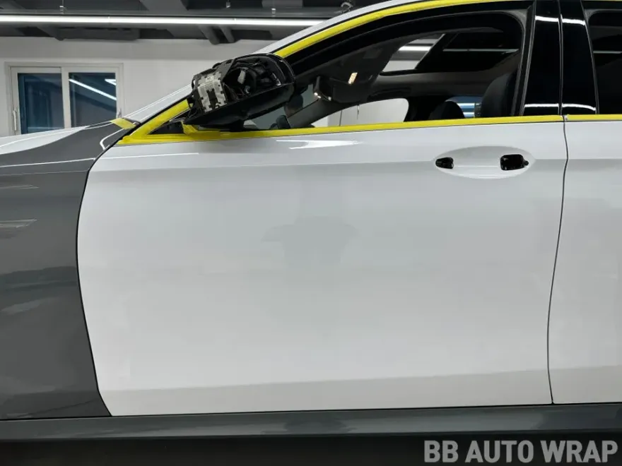 メルセデス・ベンツ Eクラス W213 カーラッピング事例 施工写真 3-3