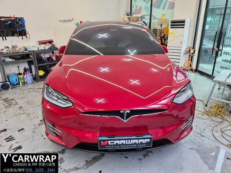 Tesla Model Xのカーラッピング事例｜クロームブラック化 施工写真 2-2