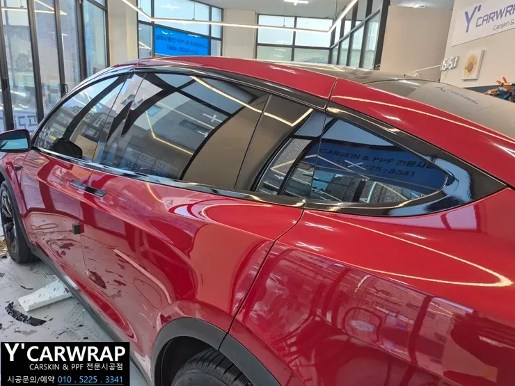 Tesla Model Xのカーラッピング事例｜クロームブラック化 施工写真 2-3