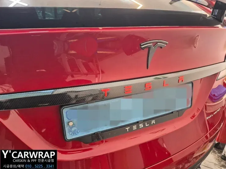 Tesla Model Xのカーラッピング事例｜クロームブラック化 施工写真 3-3