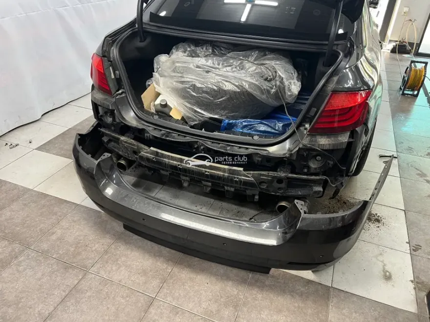 BMW 5 Series F10 body kit - BMW 5 Series F10 Body Kit Installation Review photo 4