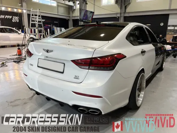 Genesis G80のカーラッピング事例|ホワイトカメレオンの仕上がり 施工写真 2-1