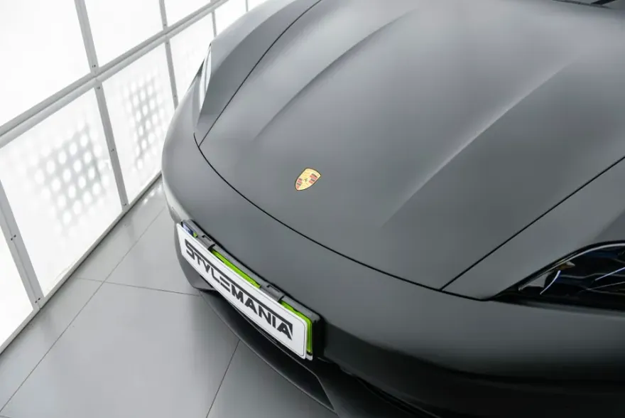 ポルシェ タイカン 無限ブラックPPF施工事例｜費用目安・仕上がり 施工写真 2-1