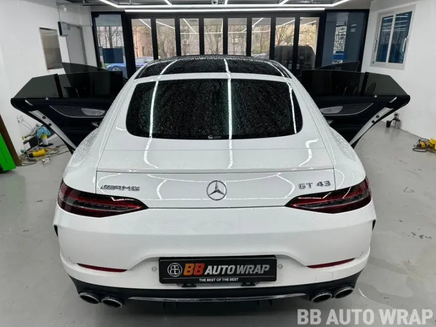 Mercedes-Benz AMG GTのカーラッピング事例｜3Mカーボン調 施工写真 2-1