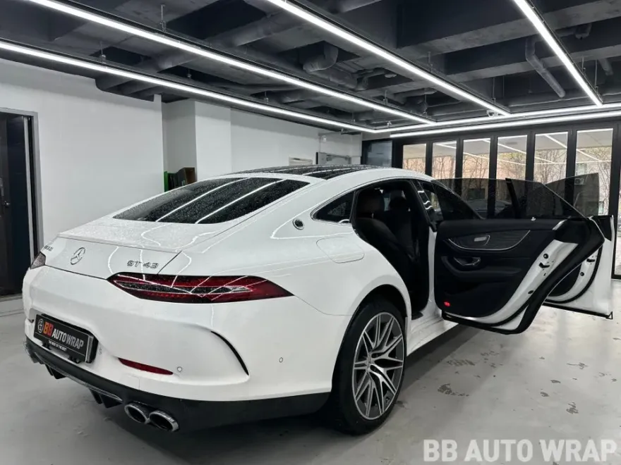 Mercedes-Benz AMG GTのカーラッピング事例｜3Mカーボン調 施工写真 3-1