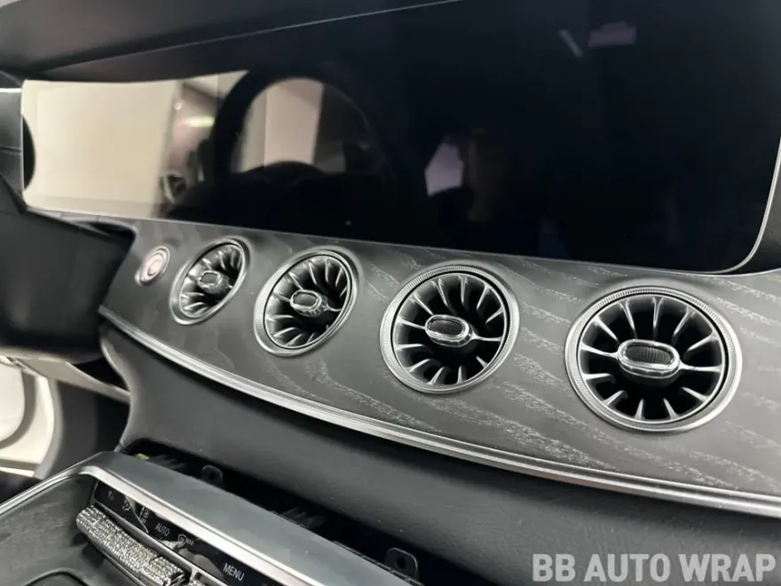 Mercedes-Benz AMG GTのカーラッピング事例｜3Mカーボン調 施工写真 1-3