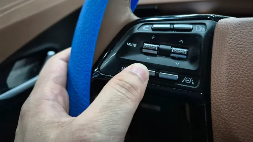 KG Mobility TorresのAndroid Auto・CarPlay取付事例 施工写真 2-1