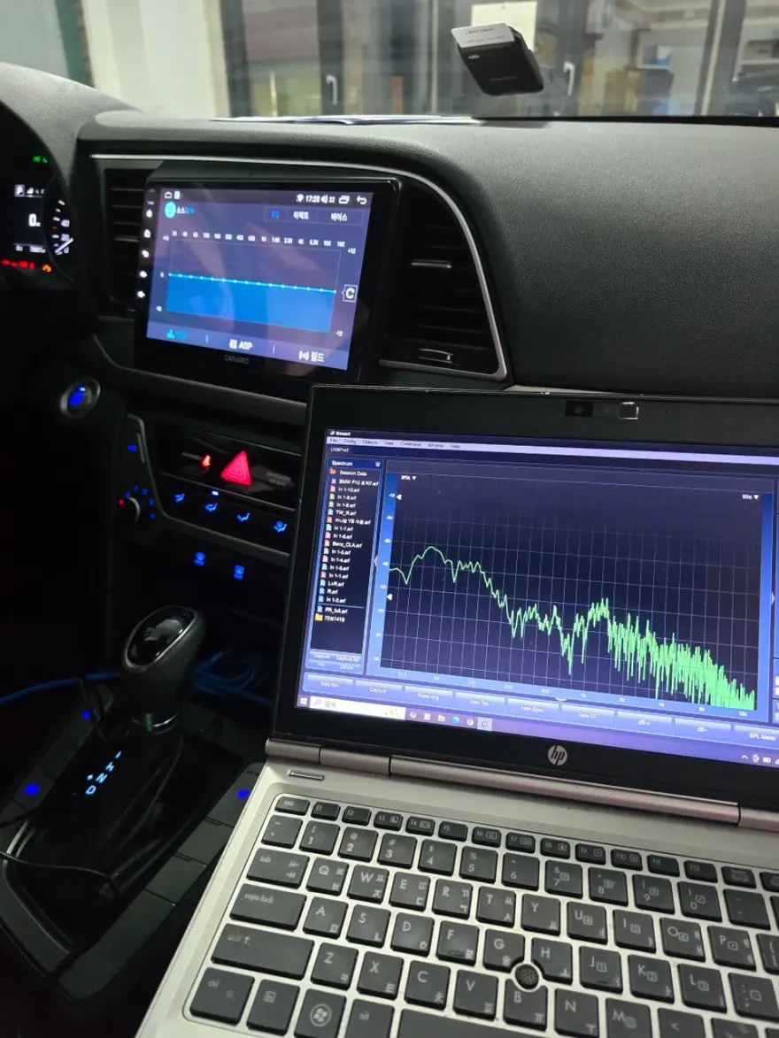Hyundai Elantra ADのAndroid Auto・CarPlay取付事例 施工写真 3-2